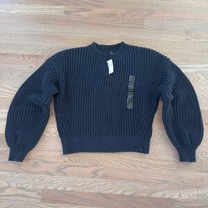 NWT Banana Republic Chunky dk blue sweater. Size M